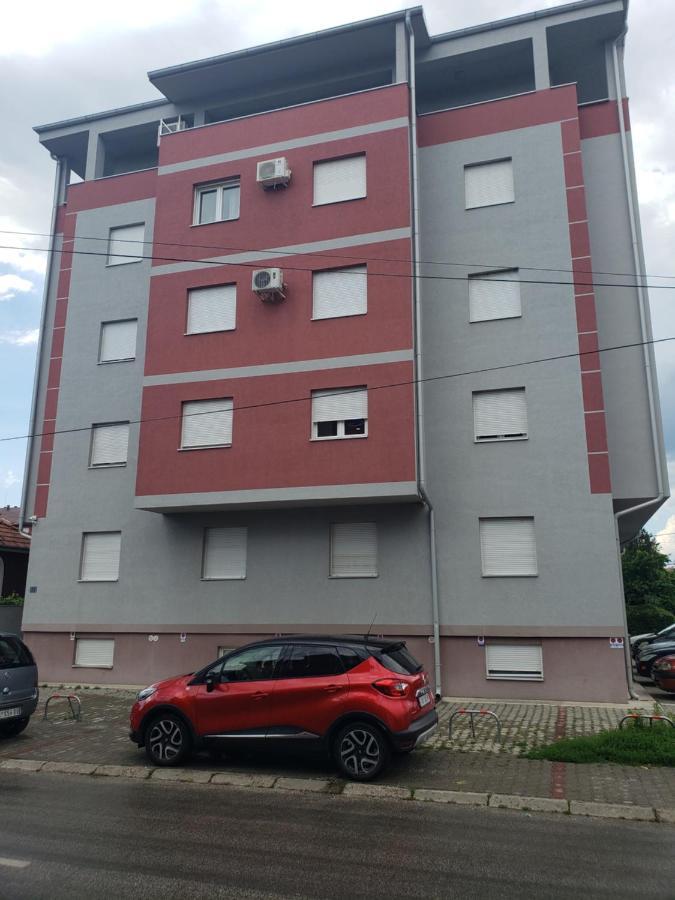 Apartmani Pajic Ягодина Экстерьер фото